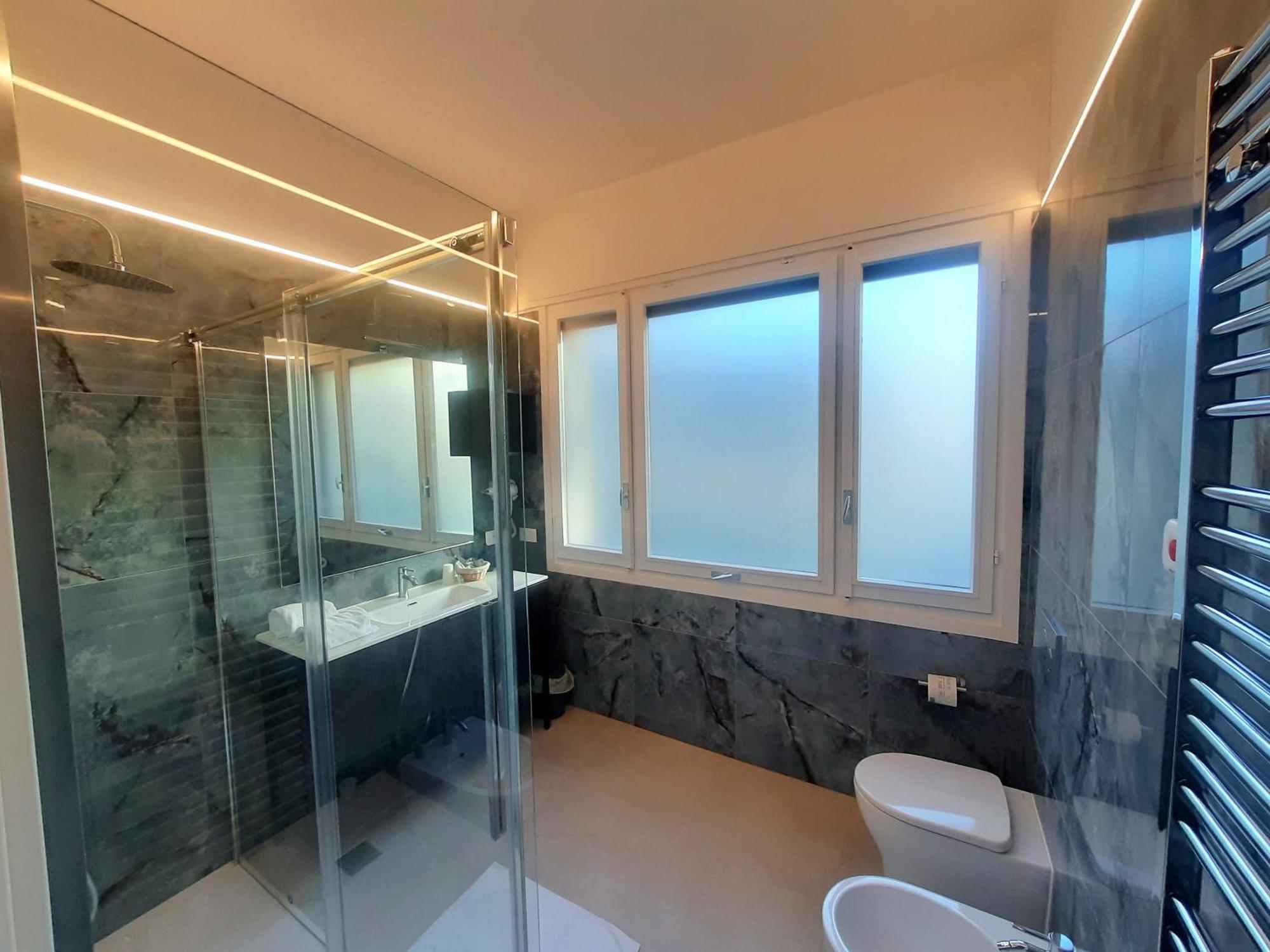Mako Suites - Centro E Stazione 蒙扎 外观 照片